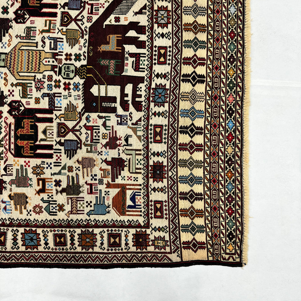 Traditional Neutral Beige Geometric Medallion Kilim