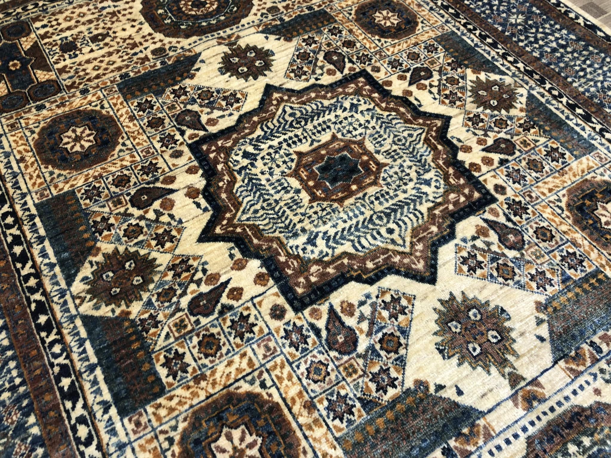 Vintage Medallion Court Area Rug
