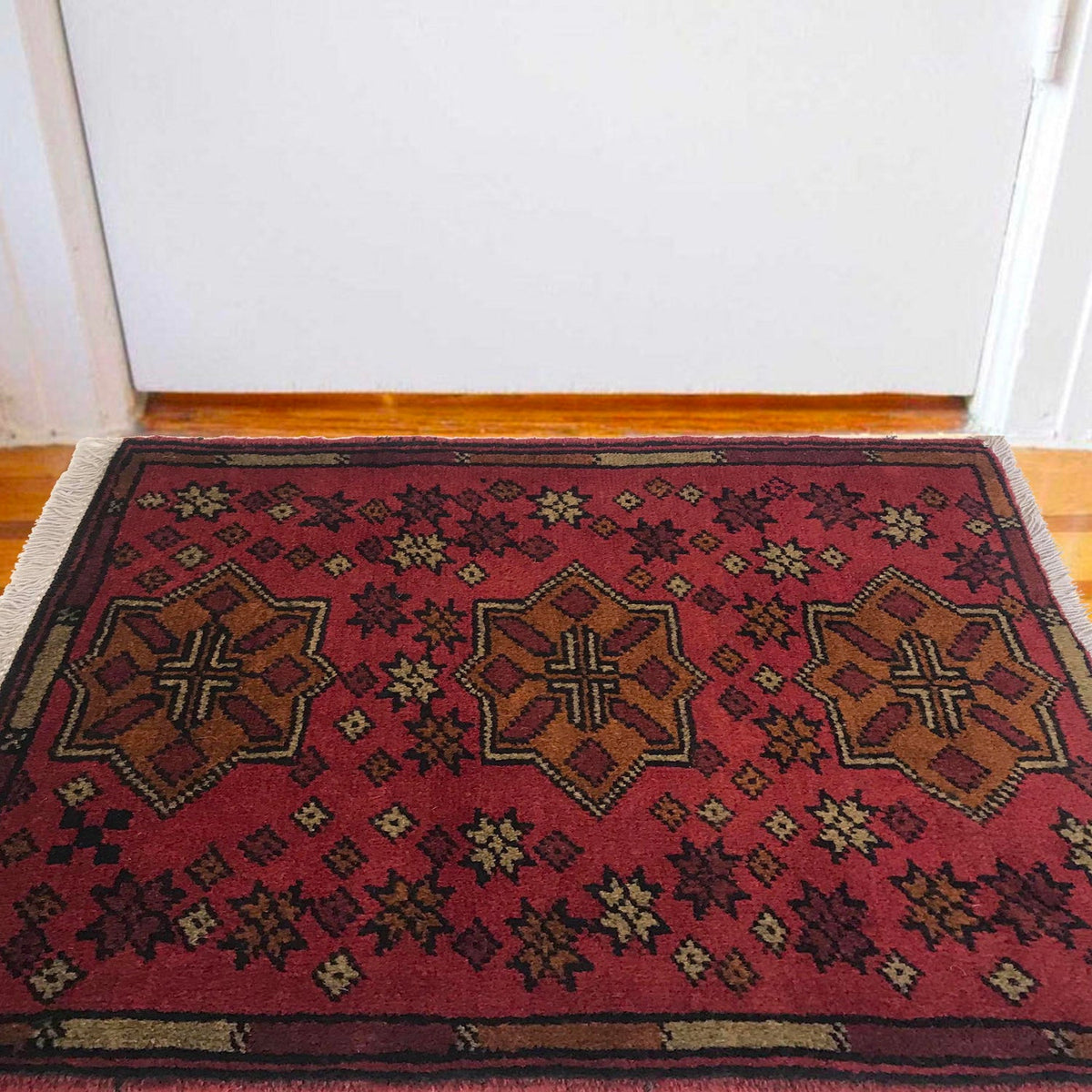 Tri-Rosette Vermilion Runner