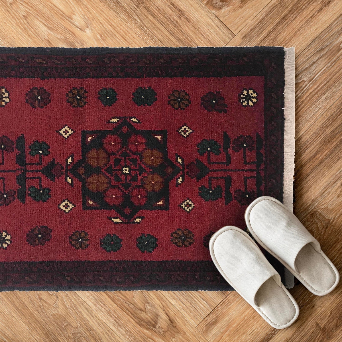 Compass-Rose Dark Velvet Runner