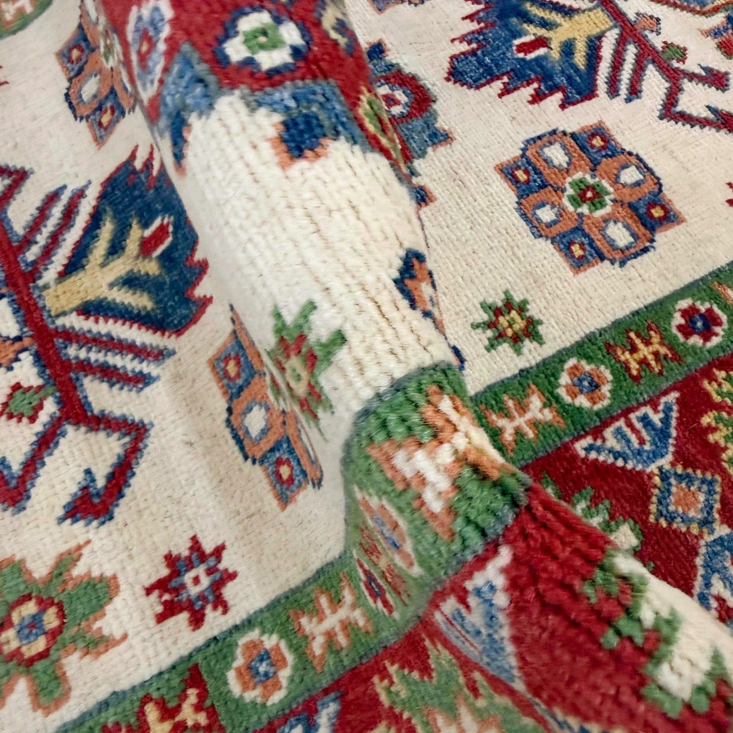 Shirvan Geometric Diamond Medallion Runner Rug